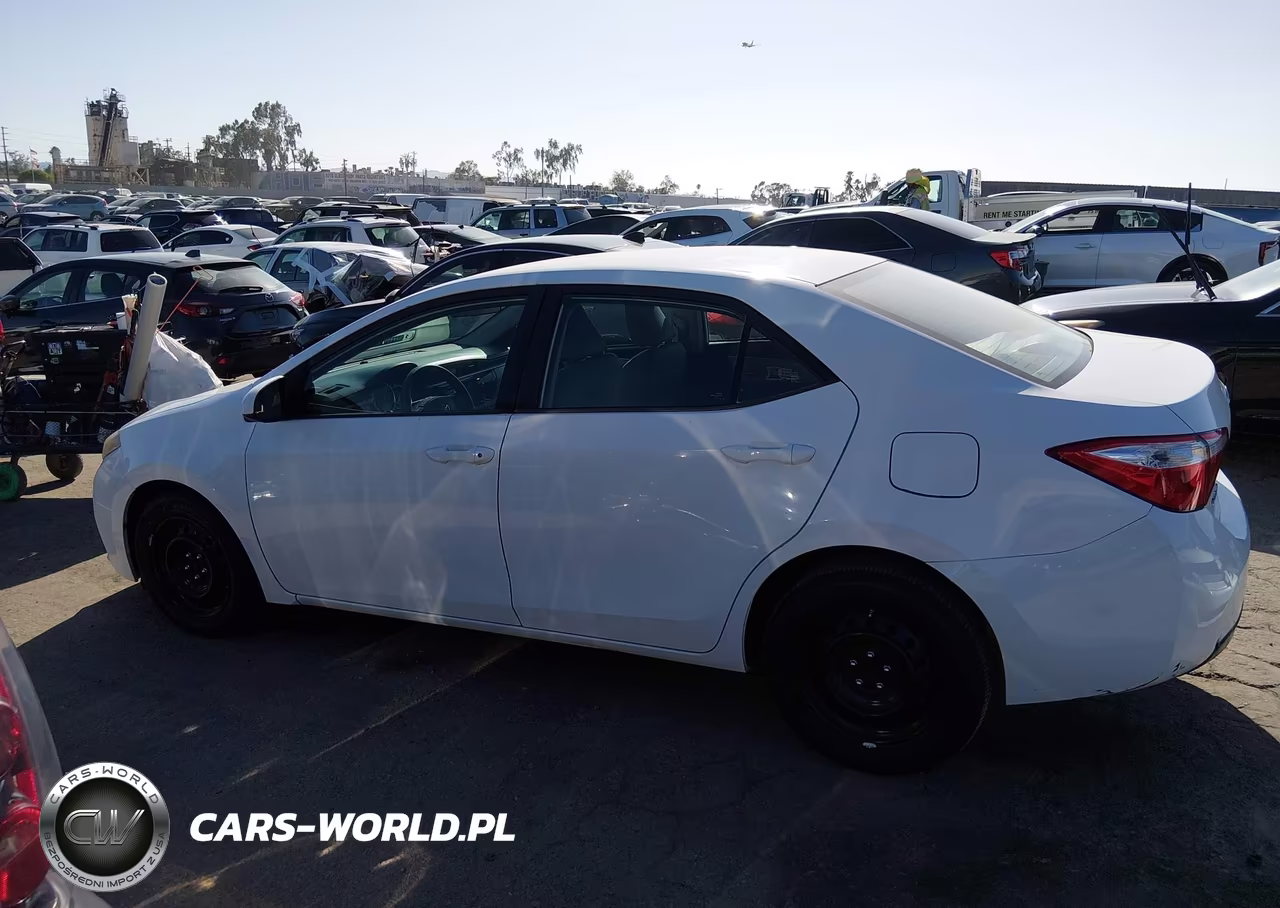 2015 Toyota Corolla Le Plus VIN:5YFBURHE8FP246990 - 14