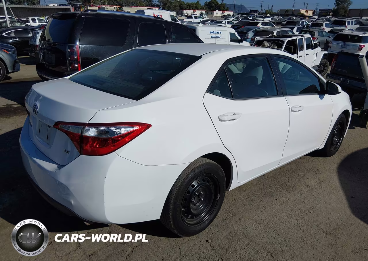 2015 Toyota Corolla Le Plus VIN:5YFBURHE8FP246990 - 4