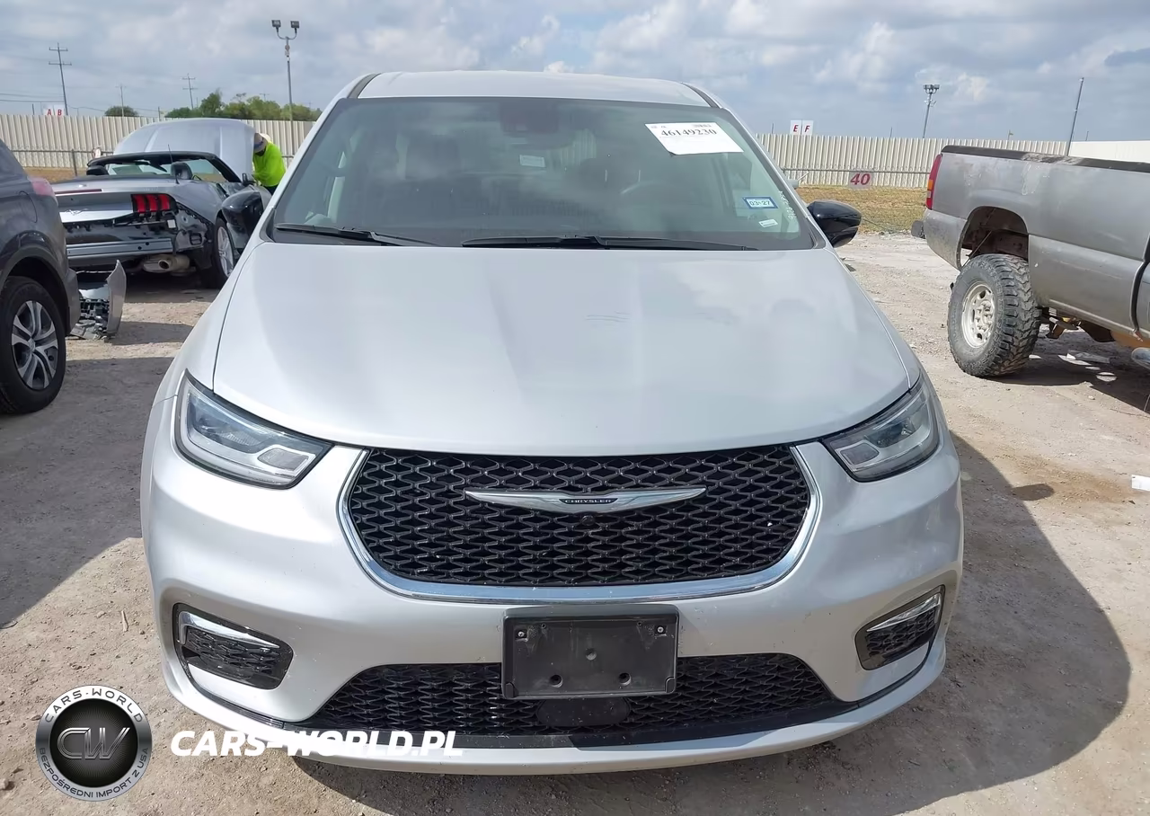 2024 Chrysler Pacifica Touring L VIN:2C4RC1BG8RR132649 - 12