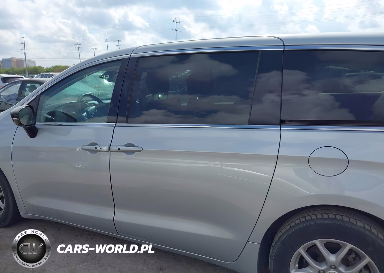 2024 Chrysler Pacifica Touring L VIN:2C4RC1BG8RR132649 - 14