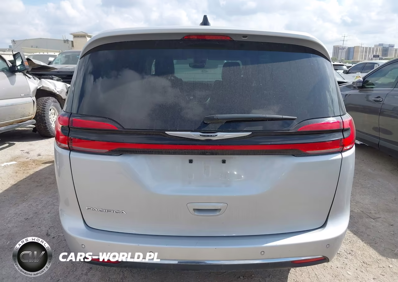 2024 Chrysler Pacifica Touring L VIN:2C4RC1BG8RR132649 - 16