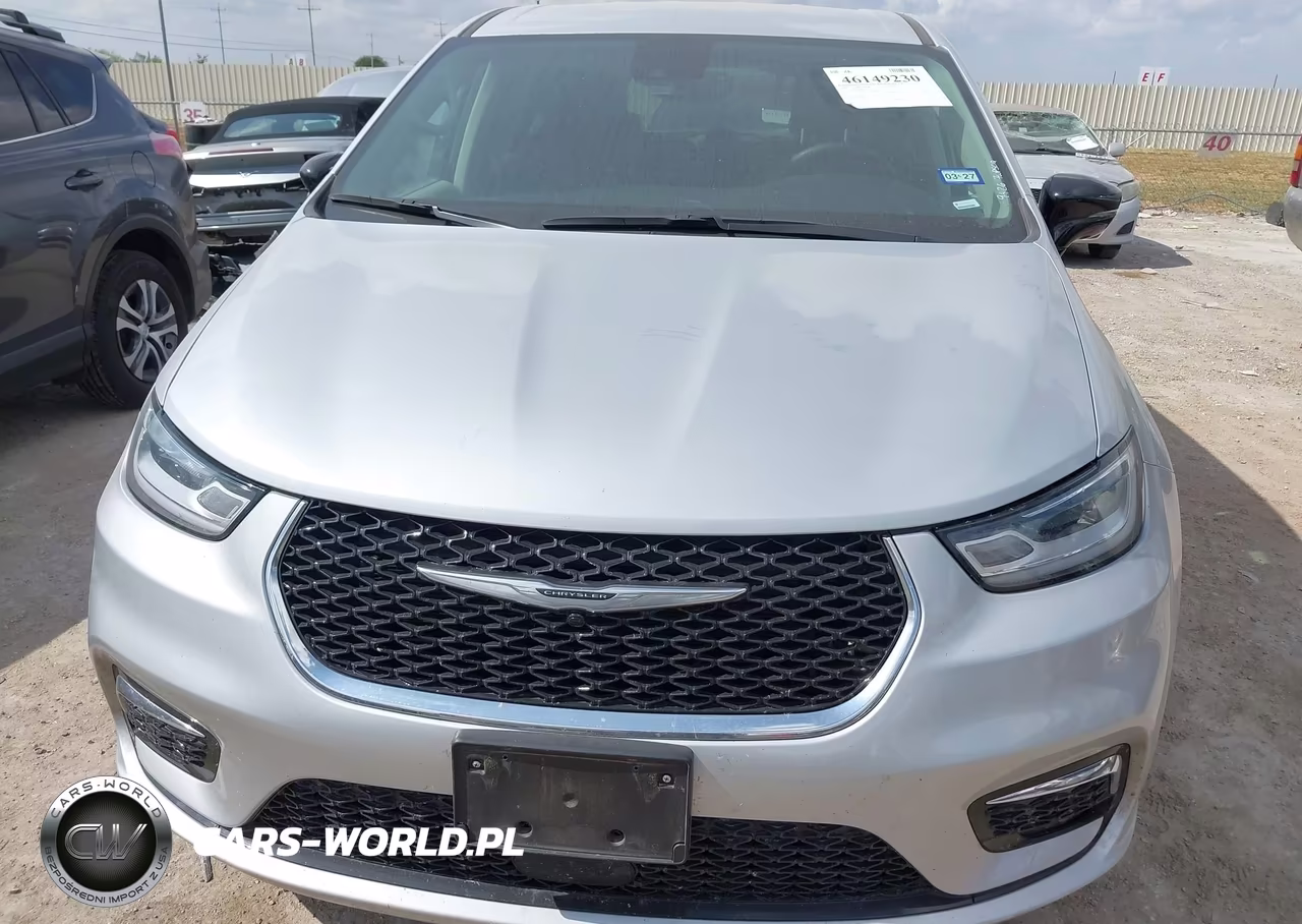 2024 Chrysler Pacifica Touring L VIN:2C4RC1BG8RR132649 - 6
