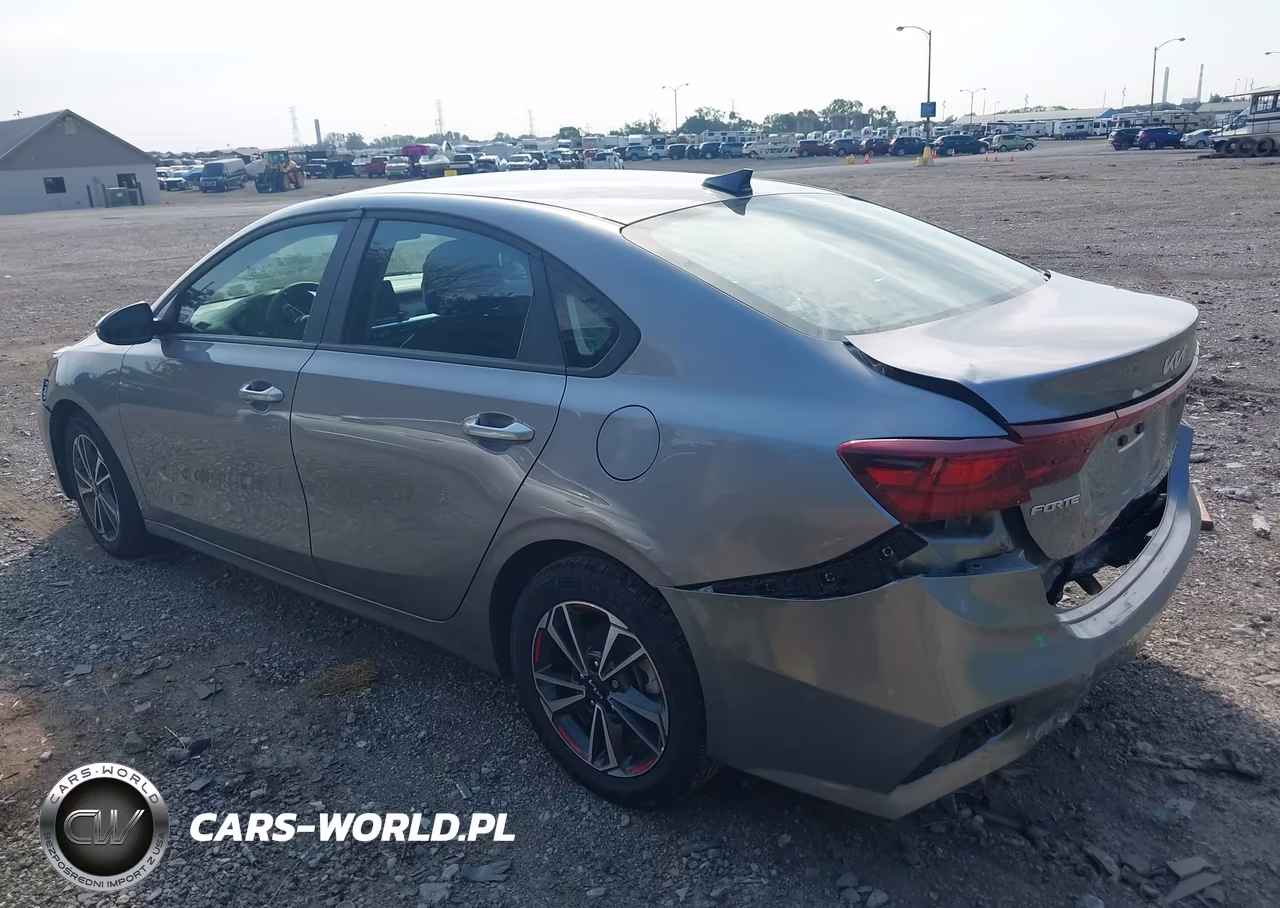 2024 Kia Forte Lxs VIN:3KPF24AD1RE831895 - 3