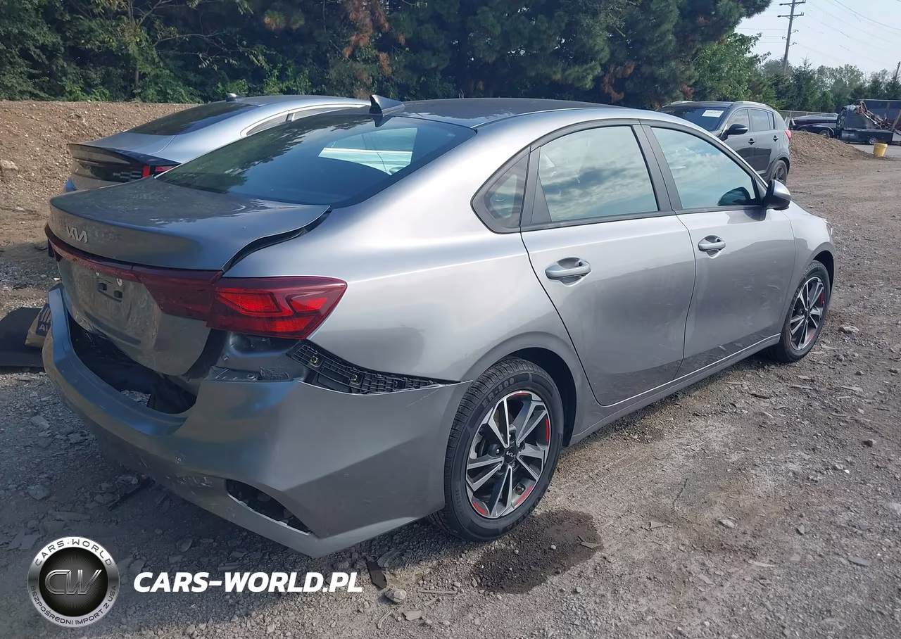 2024 Kia Forte Lxs VIN:3KPF24AD1RE831895 - 4
