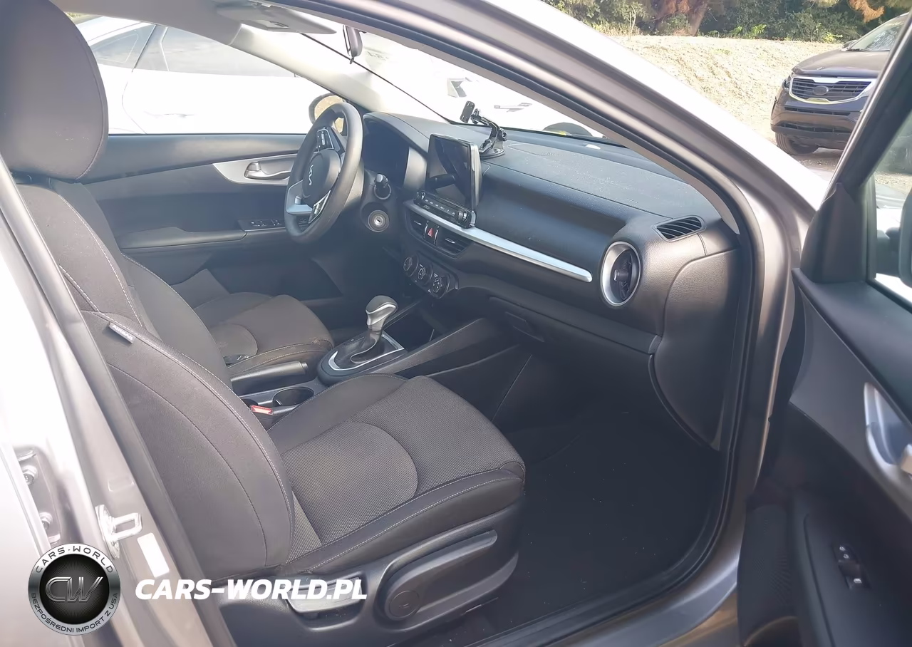 2024 Kia Forte Lxs VIN:3KPF24AD1RE831895 - 5