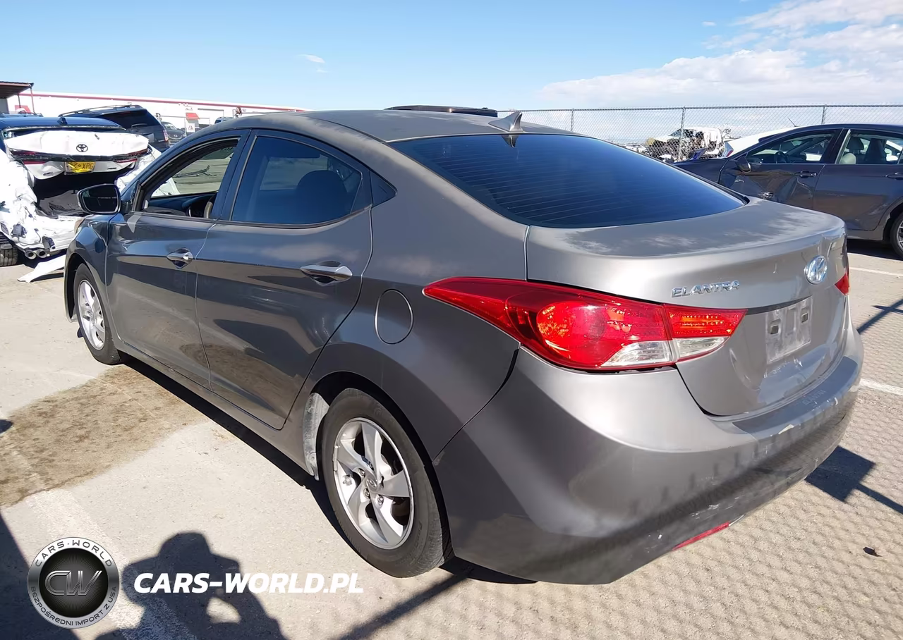 2013 Hyundai Elantra Gls VIN:5NPDH4AE5DH305434 - 3