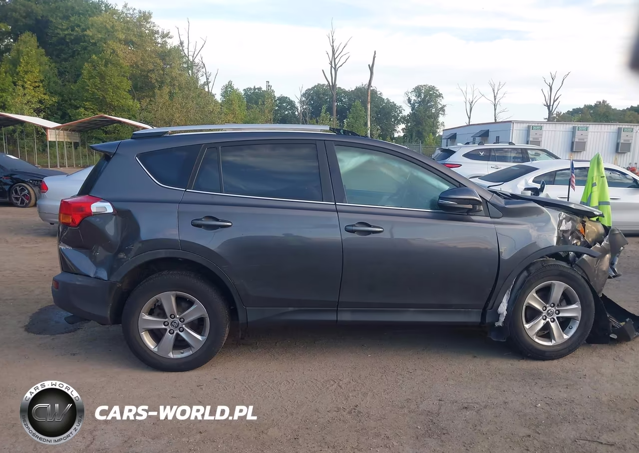 2015 Toyota Rav4 Xle VIN:2T3RFREV6FW257179 - 13