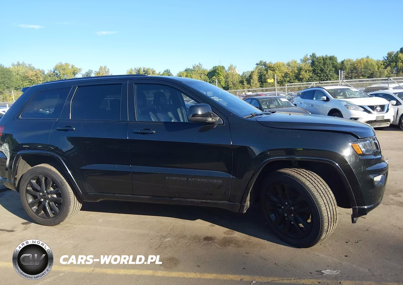 2018 Jeep Grand Cherokee Altitude 4X4 VIN:1C4RJFAG8JC336594 - 13