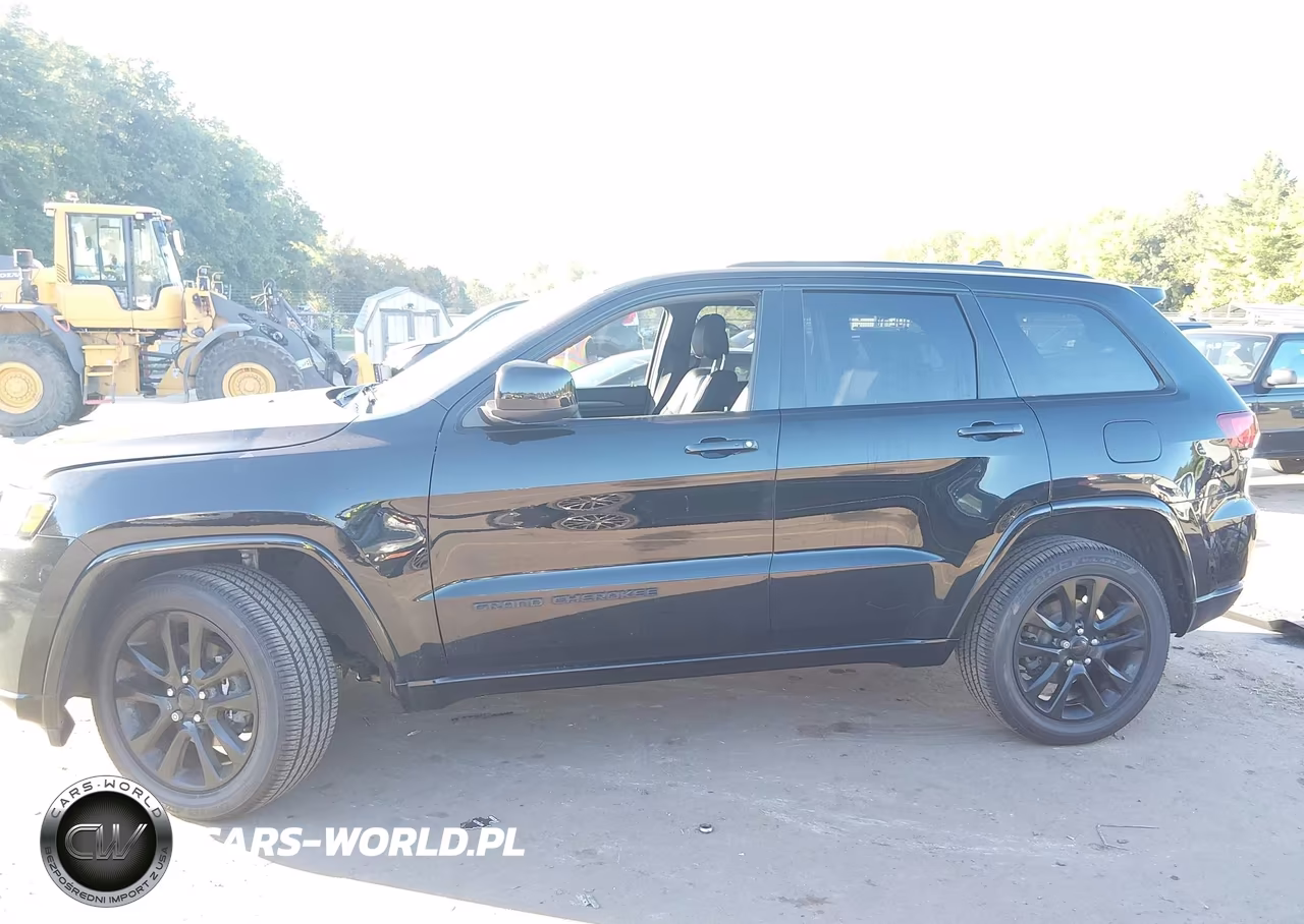 2018 Jeep Grand Cherokee Altitude 4X4 VIN:1C4RJFAG8JC336594 - 14