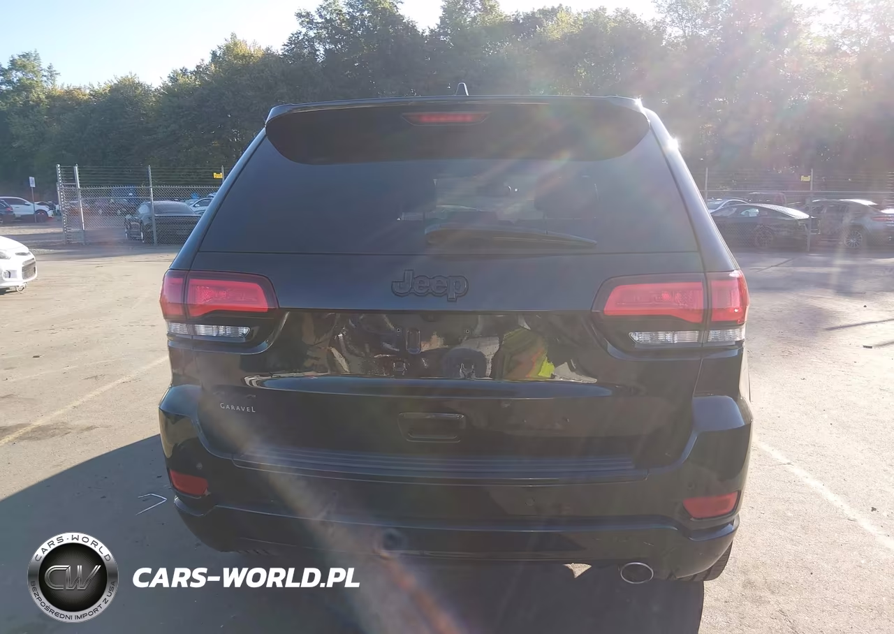 2018 Jeep Grand Cherokee Altitude 4X4 VIN:1C4RJFAG8JC336594 - 16