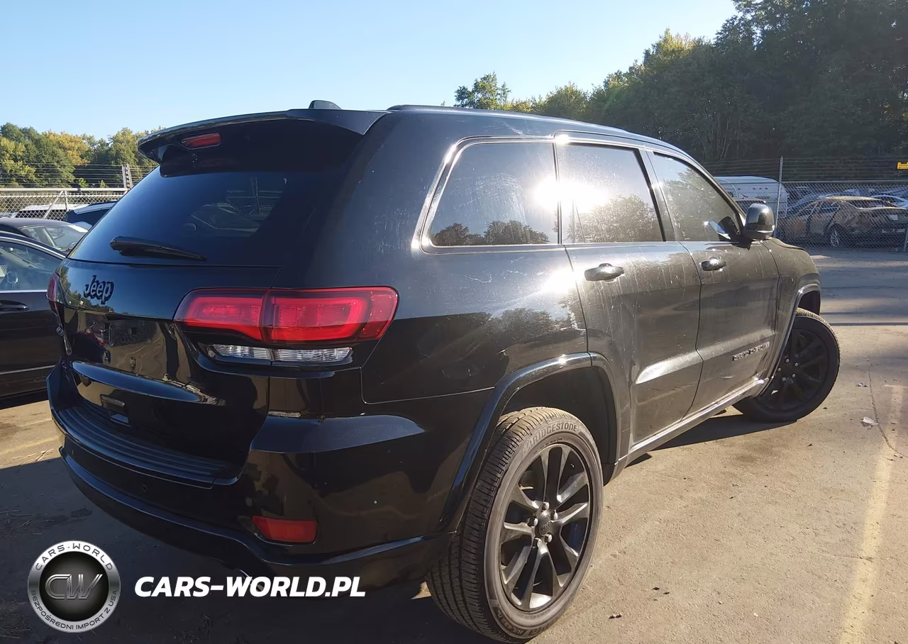 2018 Jeep Grand Cherokee Altitude 4X4 VIN:1C4RJFAG8JC336594 - 4