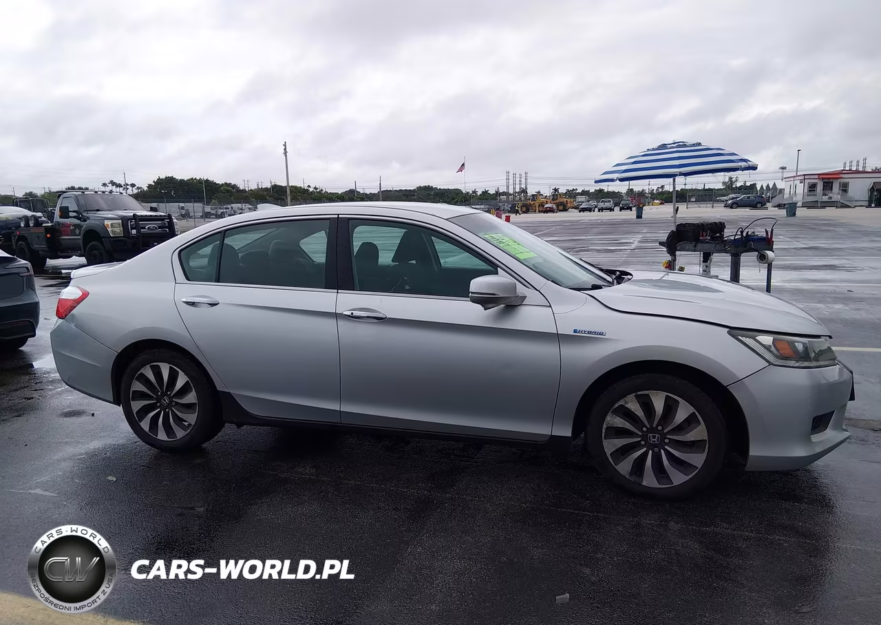 2015 Honda Accord Hybrid VIN:1HGCR6F31FA006837 - 14
