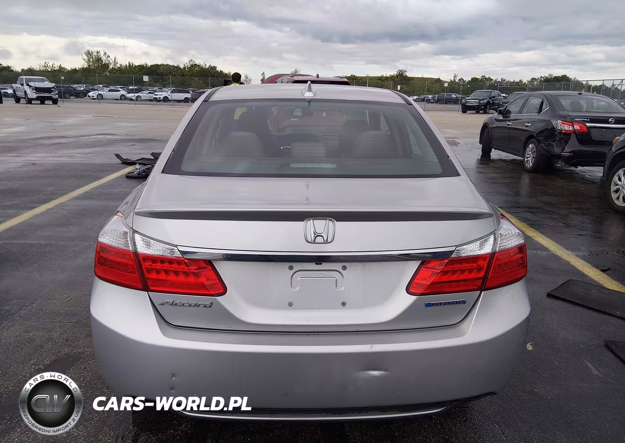 2015 Honda Accord Hybrid VIN:1HGCR6F31FA006837 - 17
