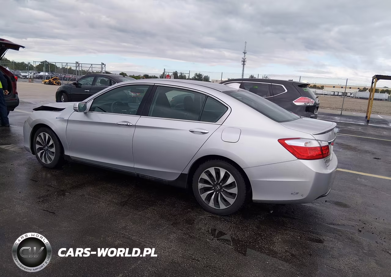 2015 Honda Accord Hybrid VIN:1HGCR6F31FA006837 - 3