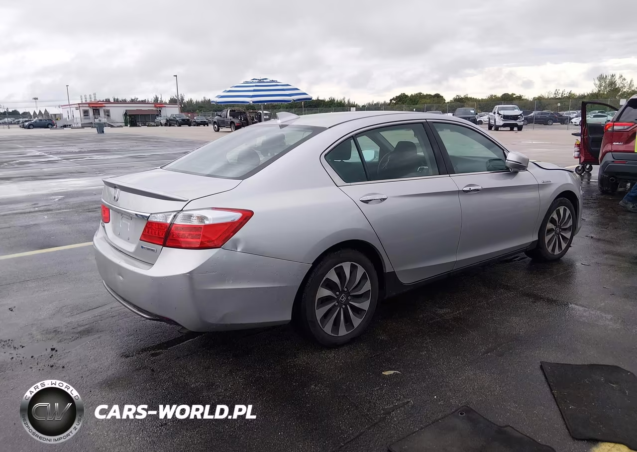 2015 Honda Accord Hybrid VIN:1HGCR6F31FA006837 - 4