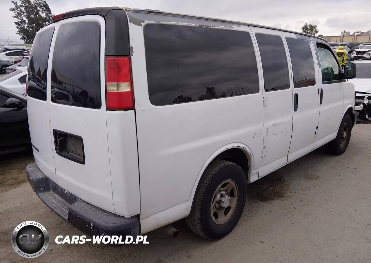 2007 Chevrolet Express Work Van VIN:1GCFG15X671238294 - 4