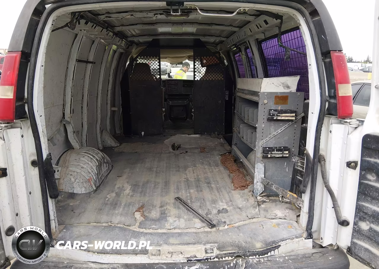 2007 Chevrolet Express Work Van VIN:1GCFG15X671238294 - 8