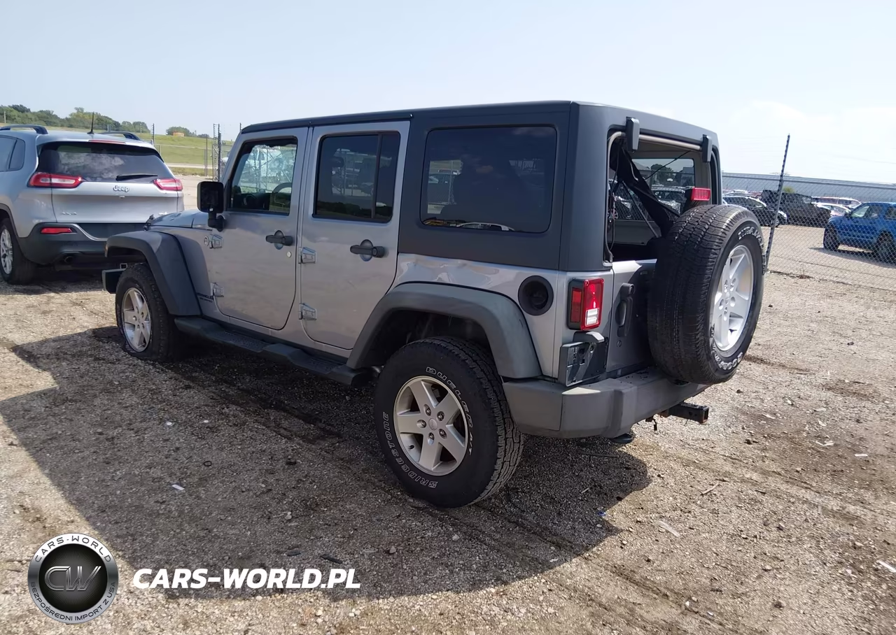 2013 Jeep Wrangler Unlimited Sport VIN:1C4BJWDG0DL700007 - 3