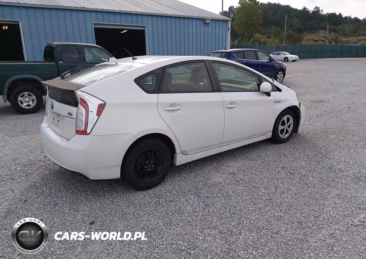 2013 Toyota Prius Two VIN:JTDKN3DU9D0346160 - 4