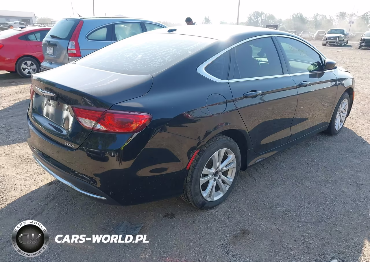 2015 Chrysler 200 Limited VIN:1C3CCCAB6FN590940 - 4