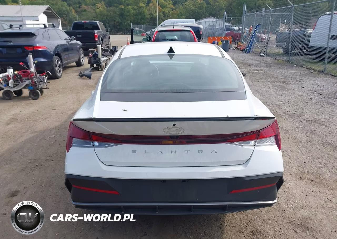 2025 Hyundai Elantra Sel Sport VIN:KMHLM4DG8SU932437 - 16