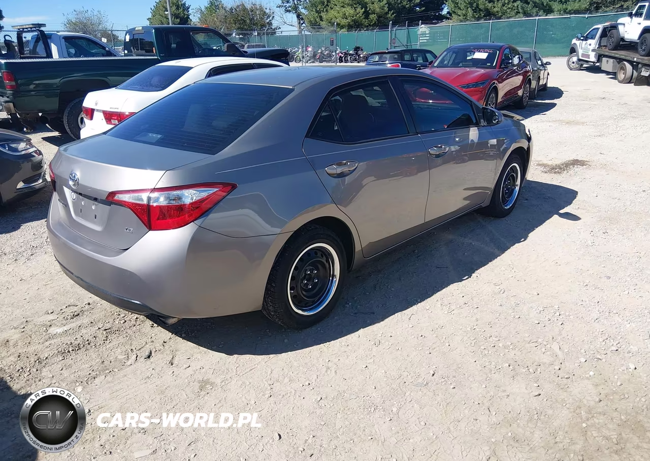 2016 Toyota Corolla Le VIN:2T1BURHE8GC592863 - 4