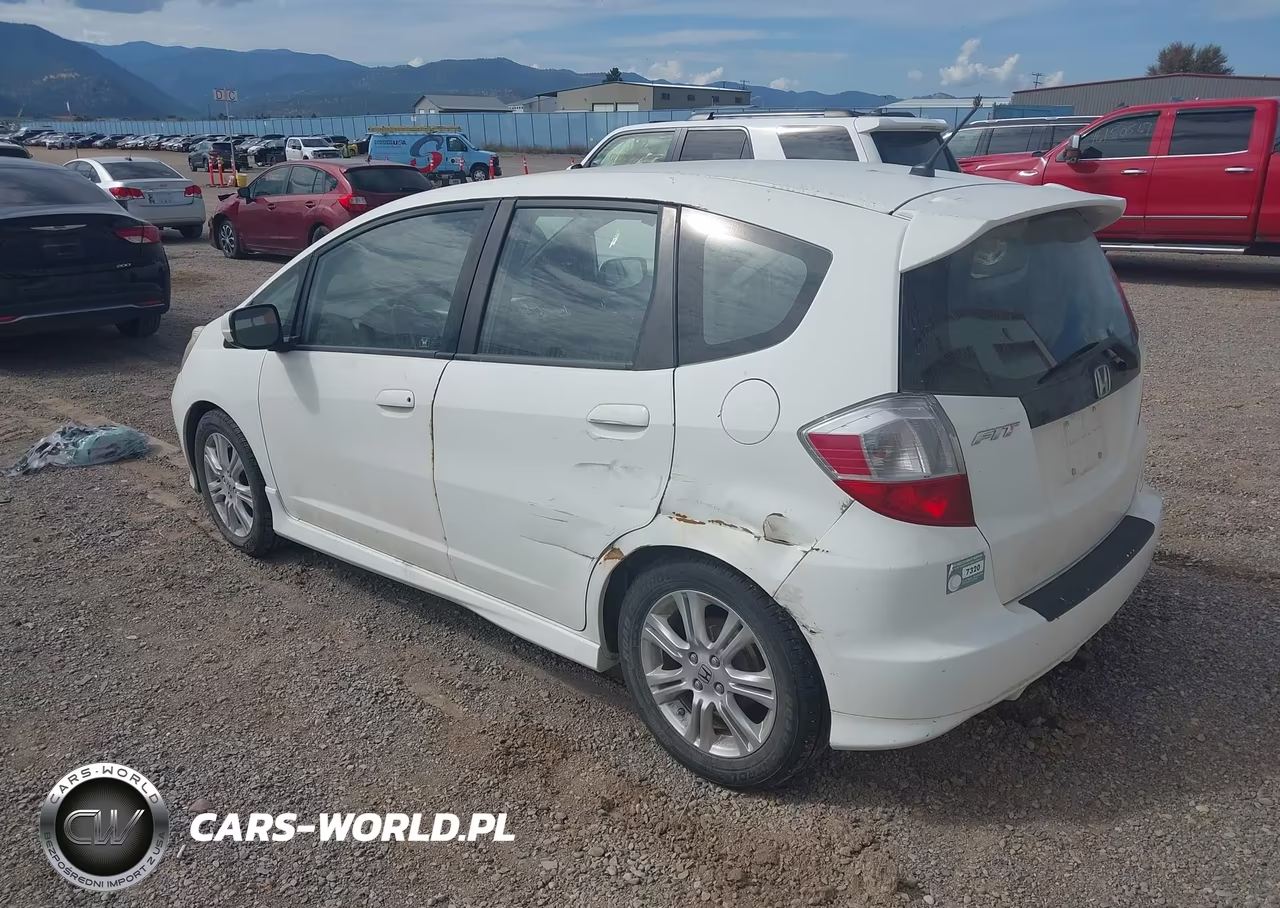 2010 Honda Fit Sport VIN:JHMGE8H44AC007571 - 3