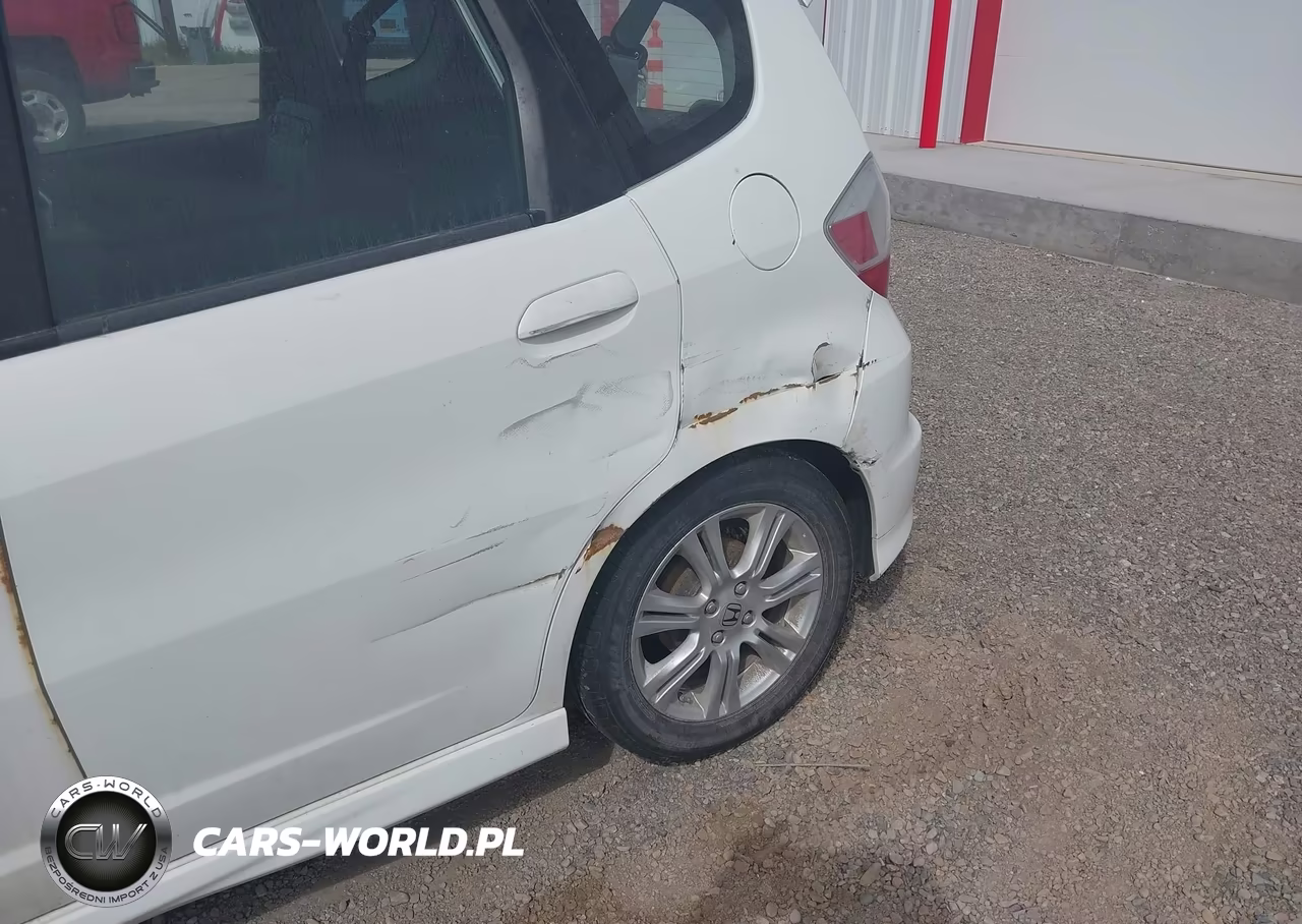 2010 Honda Fit Sport VIN:JHMGE8H44AC007571 - 6