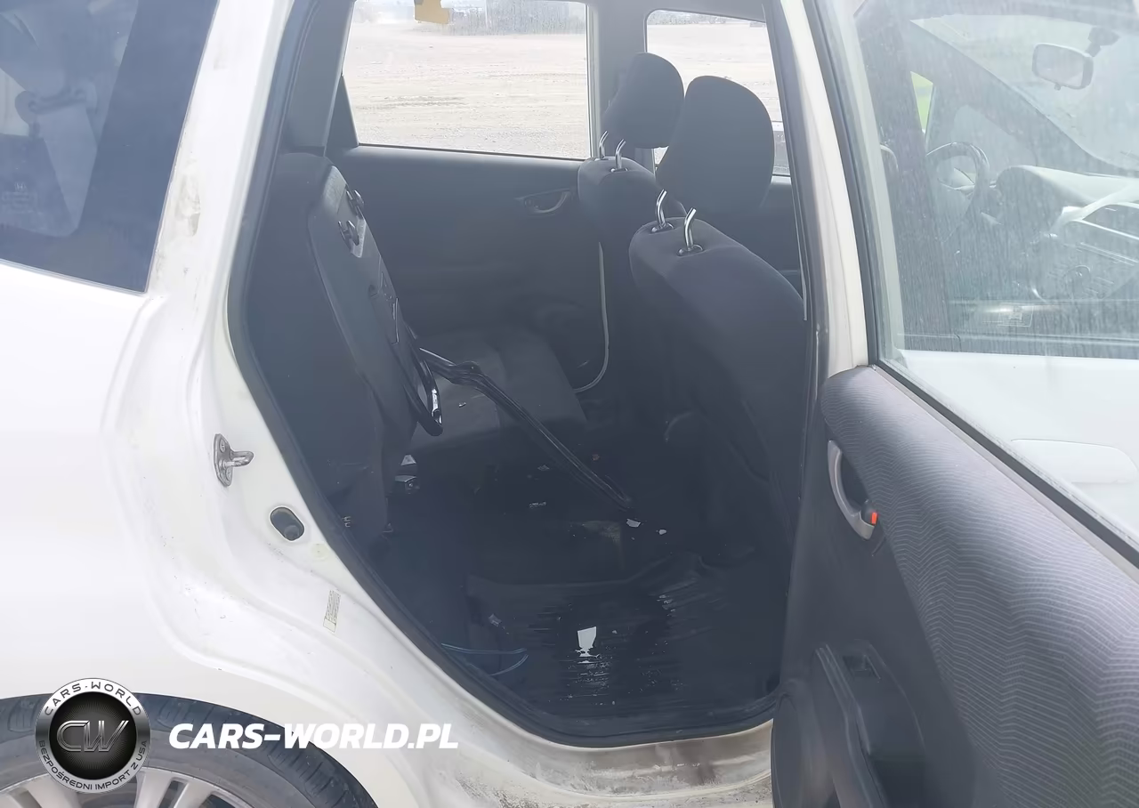 2010 Honda Fit Sport VIN:JHMGE8H44AC007571 - 8