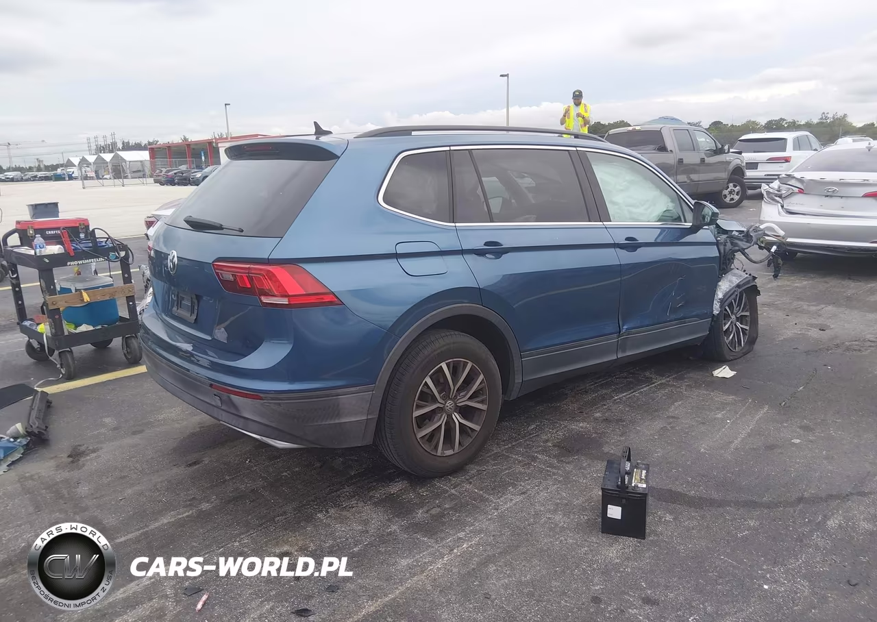 2019 Volkswagen Tiguan 2.0T Se-2.0T Sel-2.0T Sel R-Line-2.0T Sel R-Line Black VIN:3VV3B7AX4KM075779 - 4