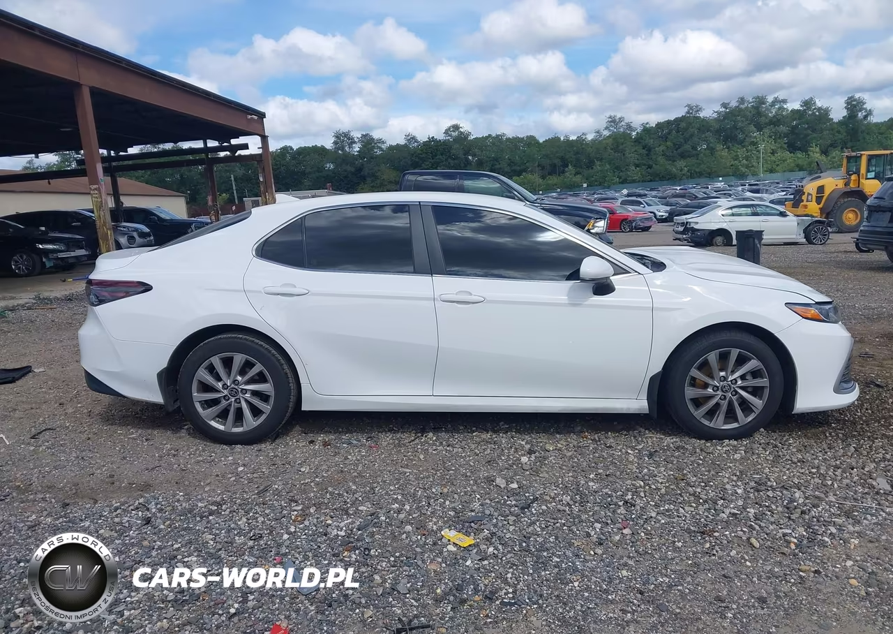 2023 Toyota Camry Le VIN:4T1C11BKXPU076211 - 13