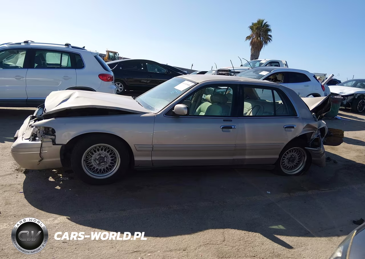 1998 Ford Crown Victoria Lx VIN:2FAFP74W3WX190986 - 14