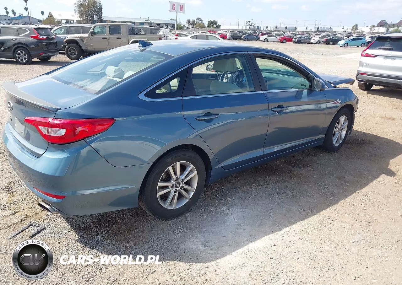 2017 Hyundai Sonata VIN:5NPE24AF8HH550636 - 4