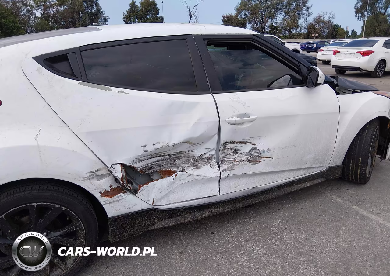 2016 Hyundai Veloster VIN:KMHTC6ADXGU262633 - 6