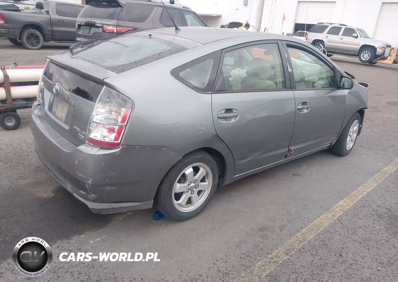 2005 Toyota Prius VIN:JTDKB20UX53011658 - 4