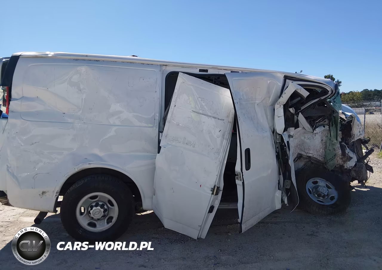 2015 Chevrolet Express 2500 Work Van VIN:1GCWGFCF9F1250378 - 13