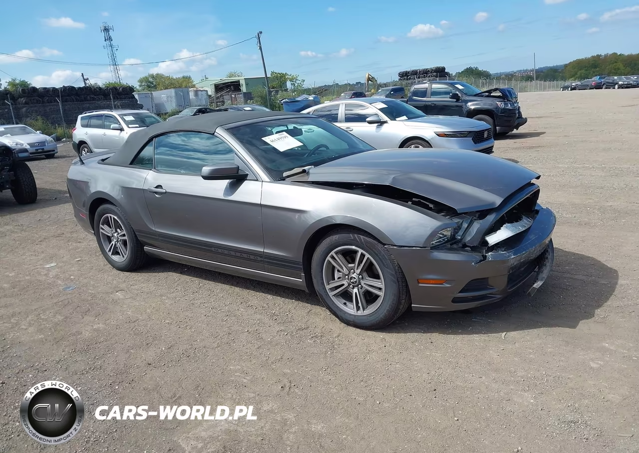 2013 Ford Mustang V6 Premium VIN:1ZVBP8EM6D5213958 - 1