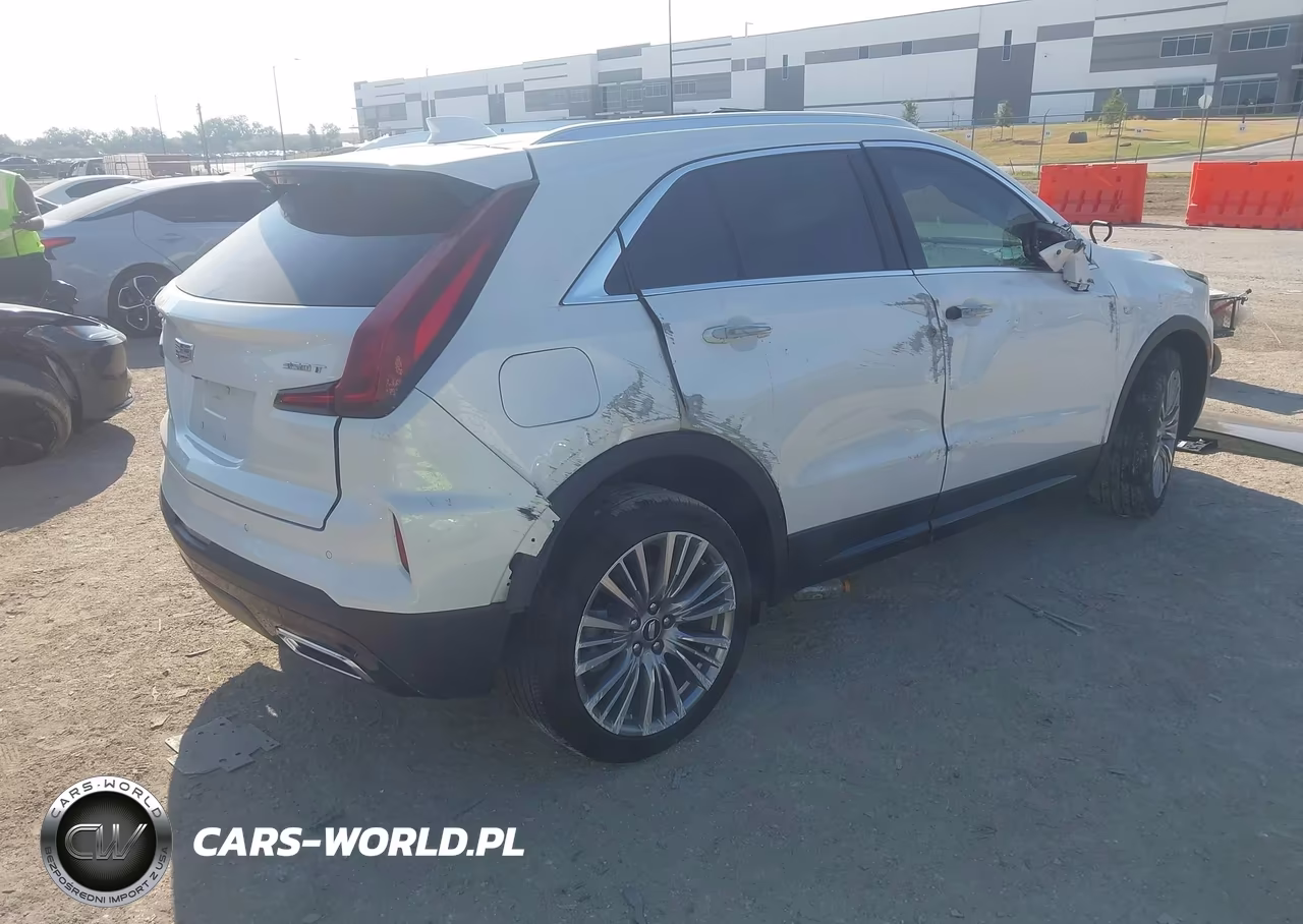2025 Cadillac Xt4 Fwd Premium Luxury VIN:1GYFZCR41SF144688 - 4