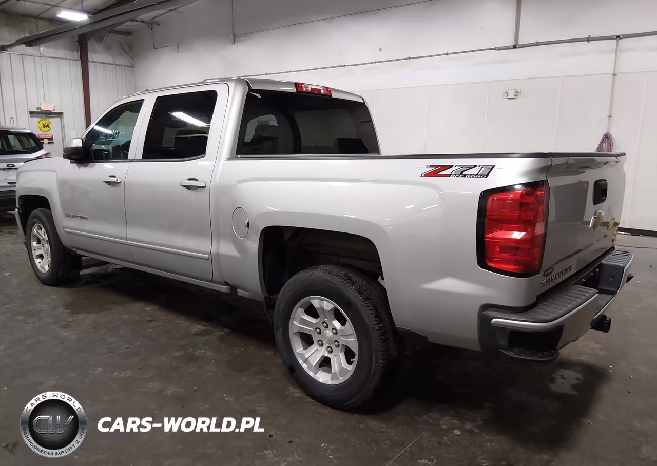 2018 Chevrolet Silverado 1500 2Lt VIN:3GCUKREC3JG532200 - 3