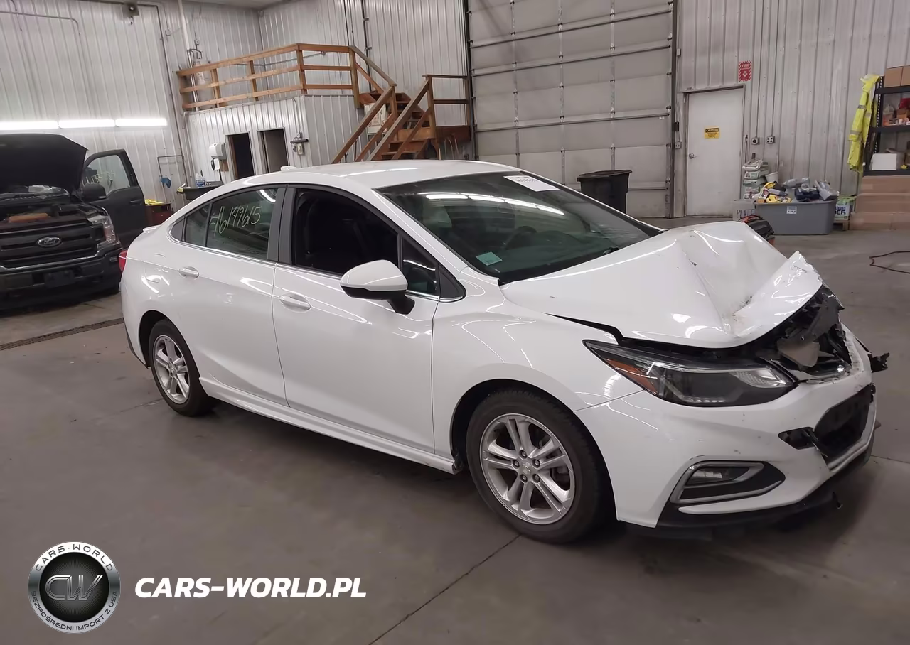 2017 Chevrolet Cruze Lt Auto – zdjęcie 1 z 17