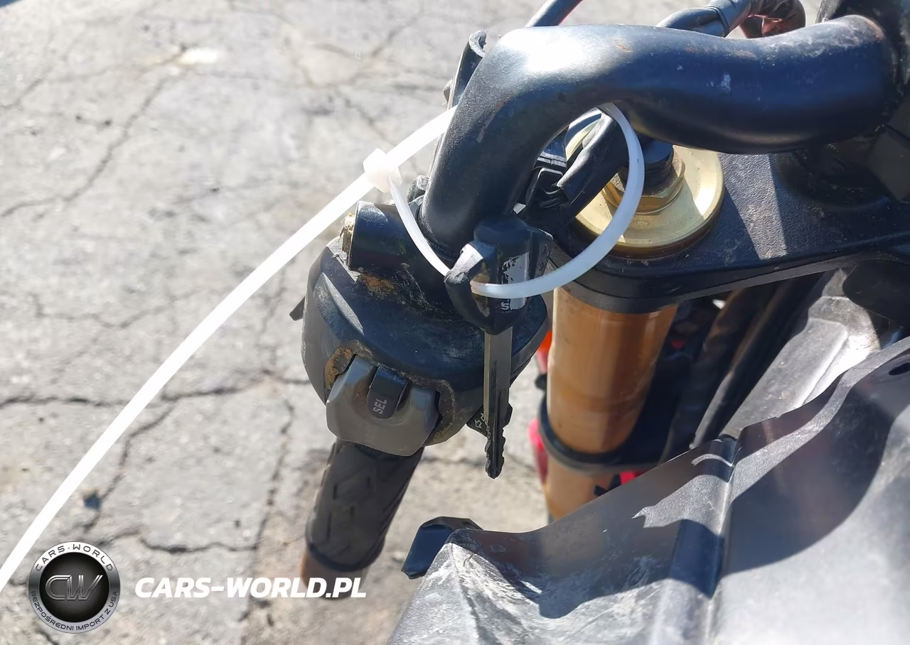 2018 Suzuki Gsx-S750 M-Z VIN:JS1C533D5J2100108 - 11