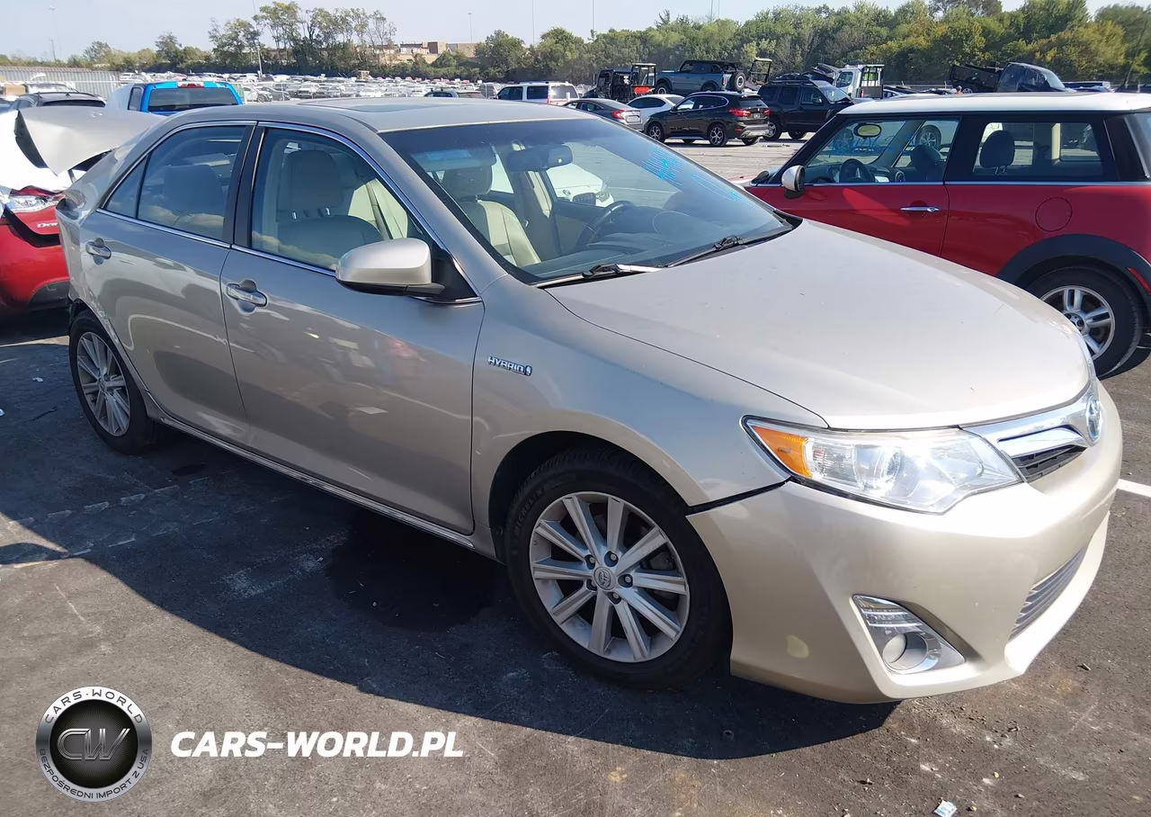 2014 Toyota Camry Hybrid Xle – zdjęcie 1 z 16