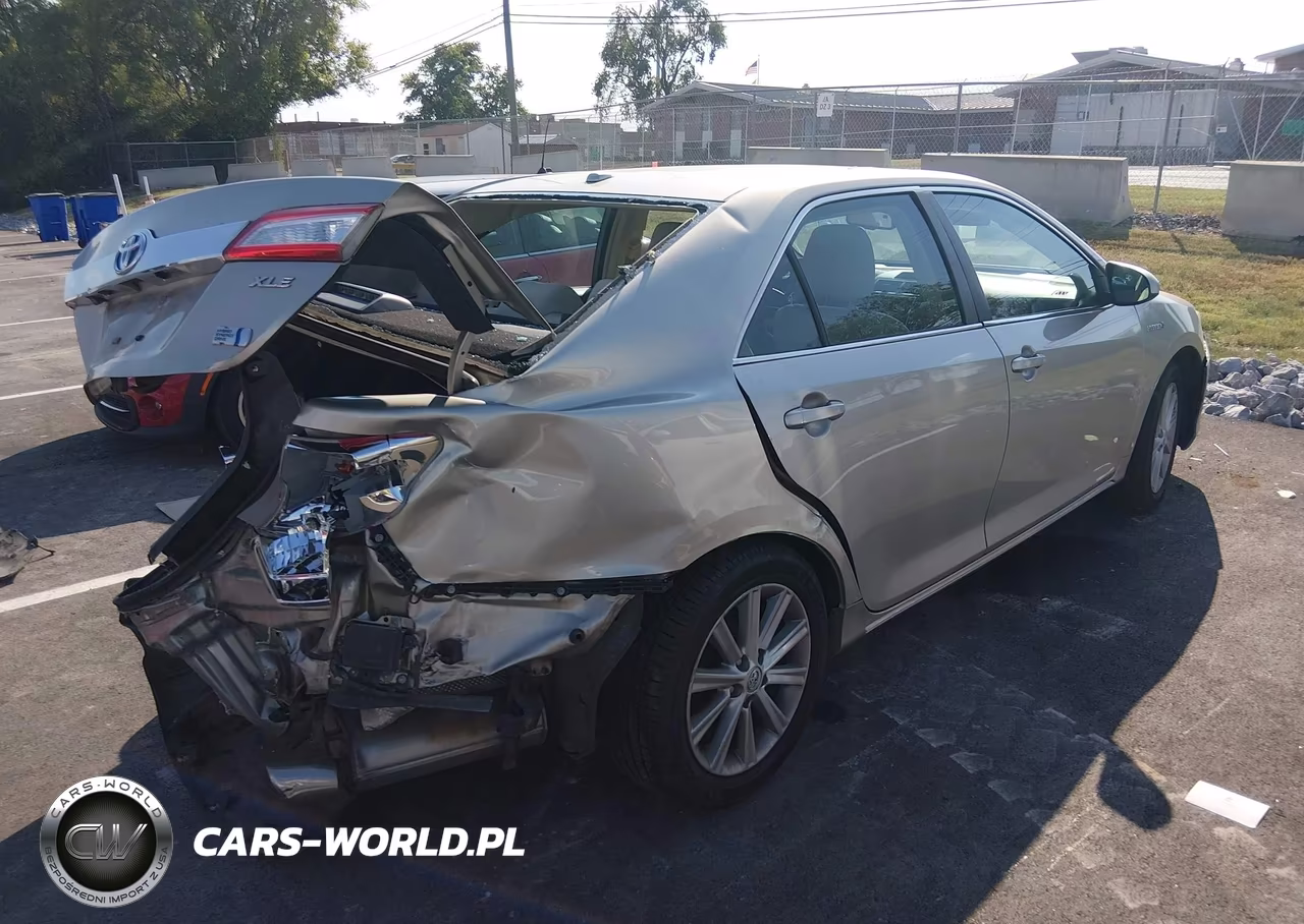 2014 Toyota Camry Hybrid Xle VIN:4T1BD1FK5EU131805 - 4