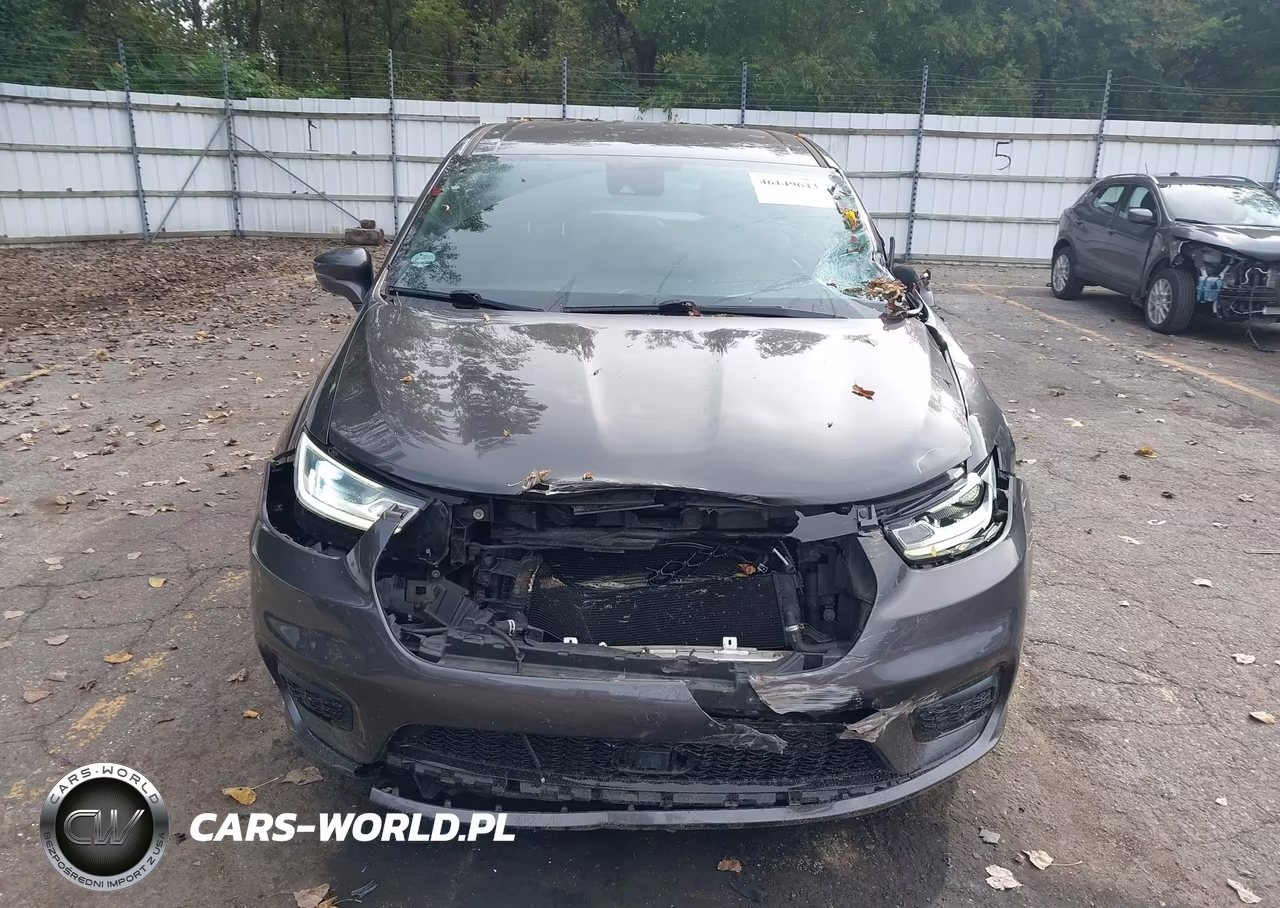 2022 Chrysler Pacifica Hybrid Touring L VIN:2C4RC1L78NR216995 - 12