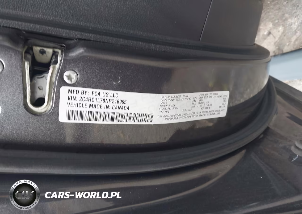 2022 Chrysler Pacifica Hybrid Touring L VIN:2C4RC1L78NR216995 - 9