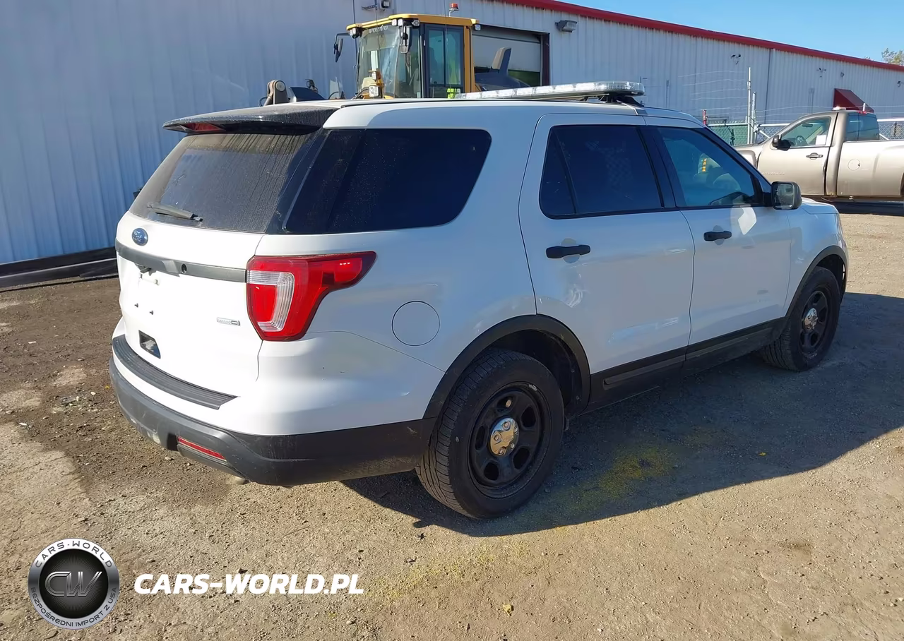 2018 Ford Police Interceptor Utility VIN:1FM5K8AR9JGC56556 - 4