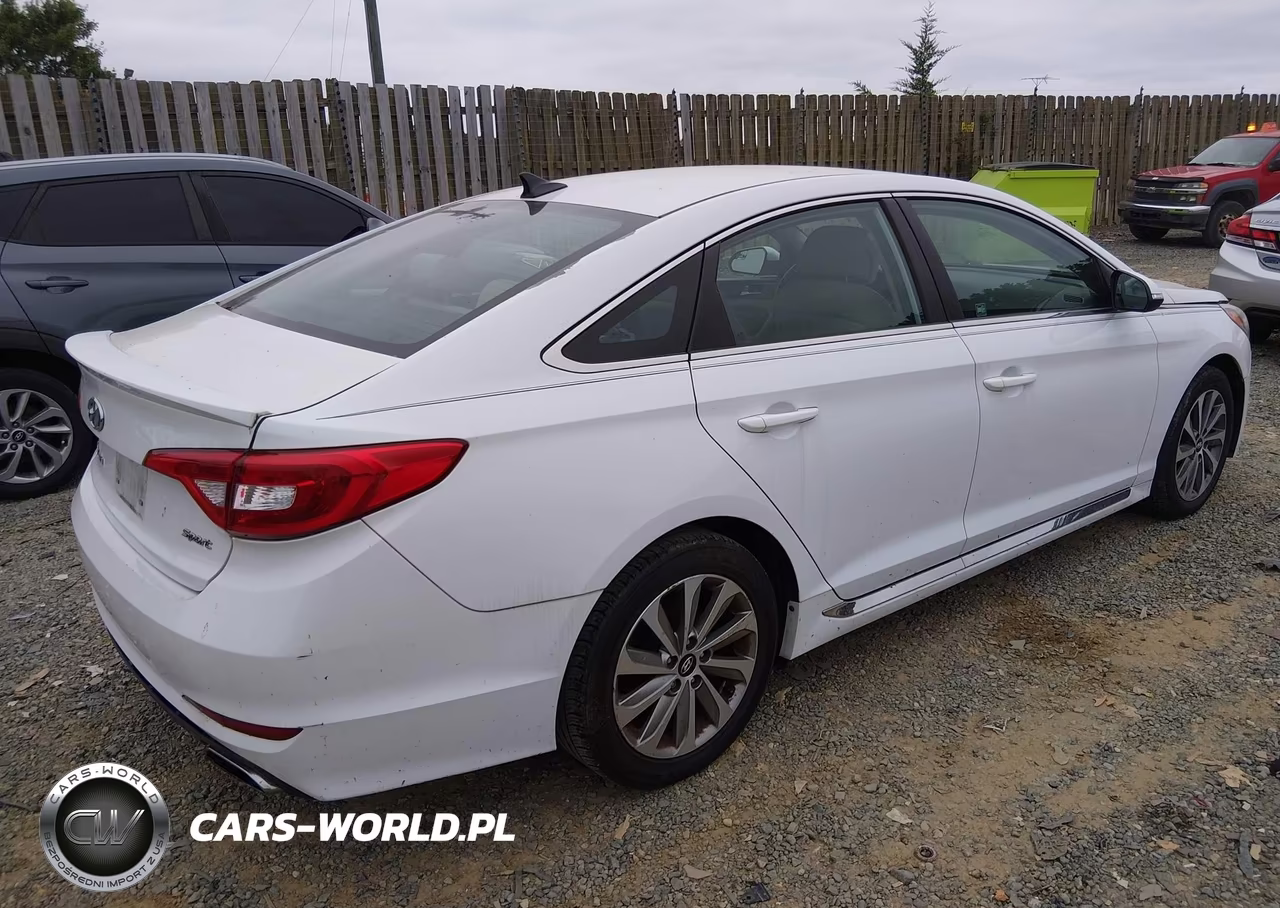 2015 Hyundai Sonata Sport VIN:5NPE34AF9FH071068 - 4