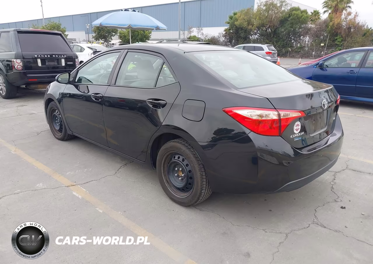2017 Toyota Corolla Le VIN:2T1BURHEXHC916543 - 3