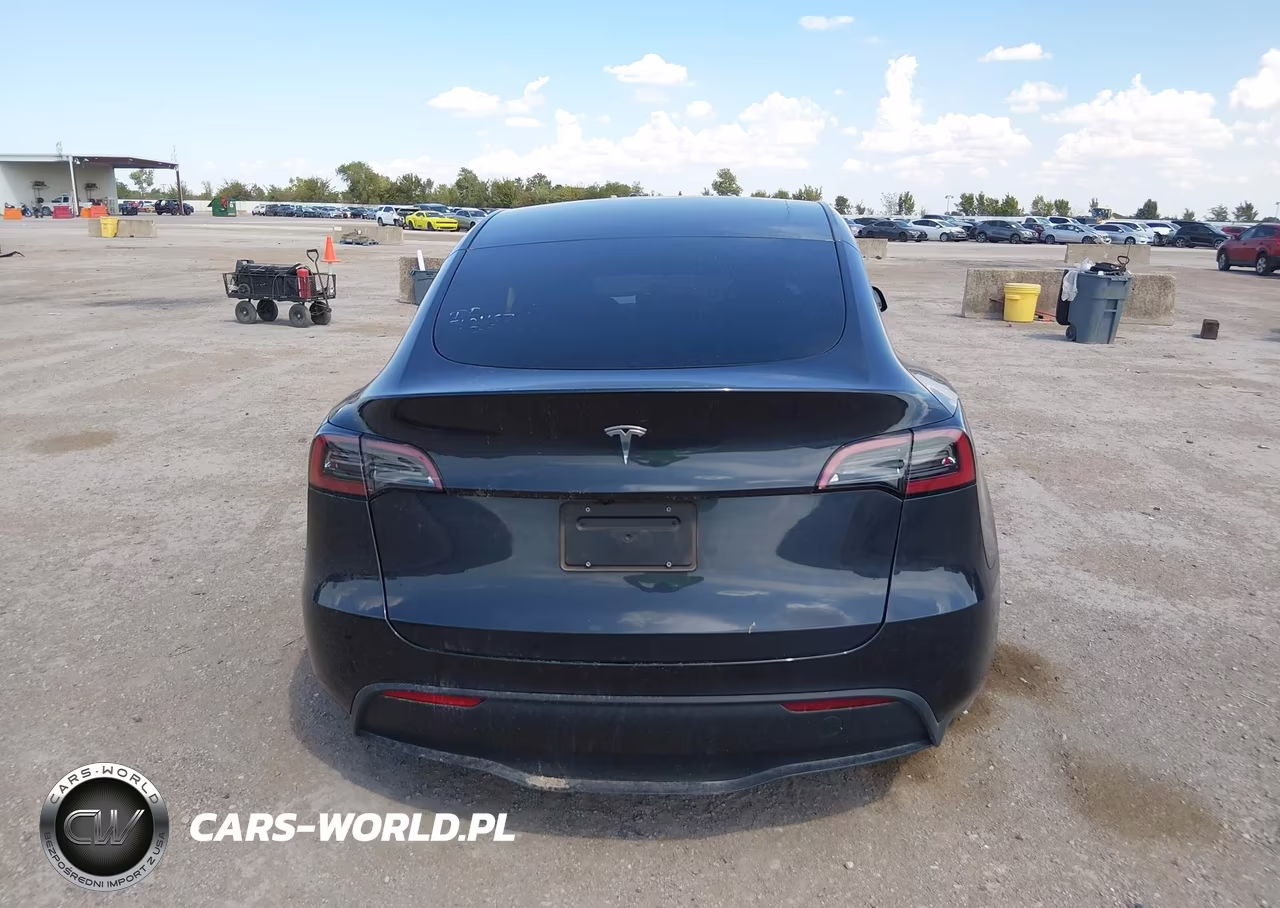 2024 Tesla Model Y Long Range Single Motor Rear-Wheel Drive-Rwd VIN:7SAYGDED3RF209560 - 17
