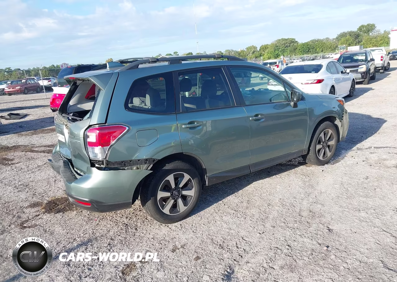 2018 Subaru Forester 2.5I Premium VIN:JF2SJAGC3JH591361 - 4